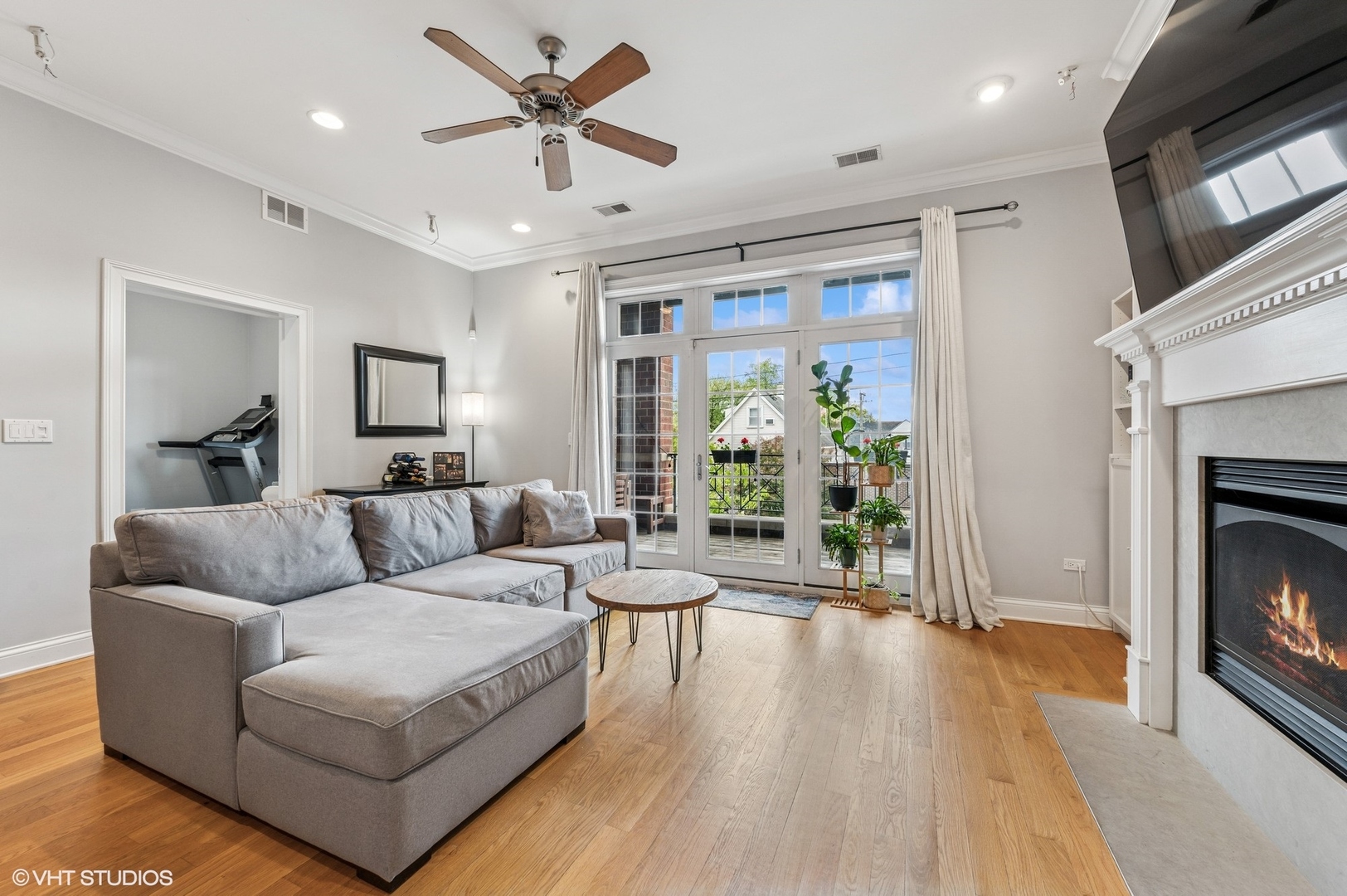 4141 N Kedzie Avenue 204