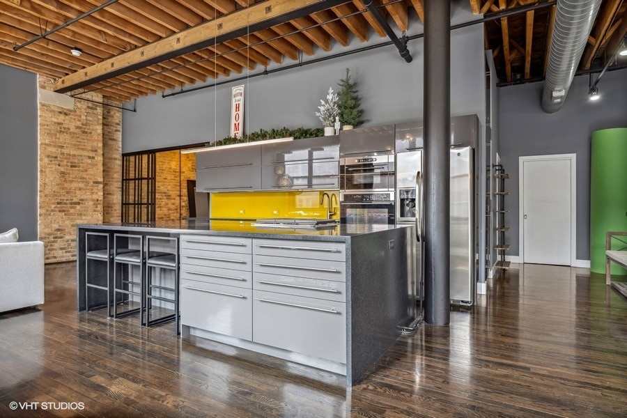 420 W Grand Avenue 2H