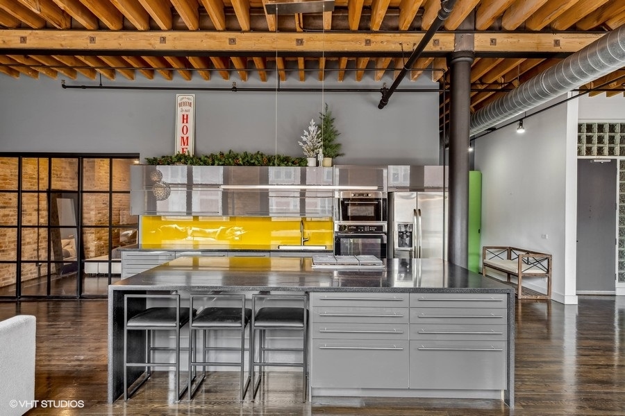420 W Grand Avenue 2H