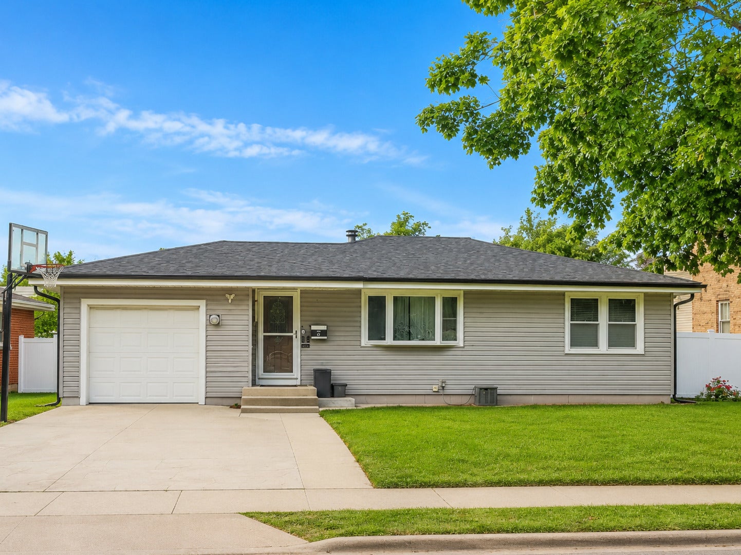 20 W Division Street