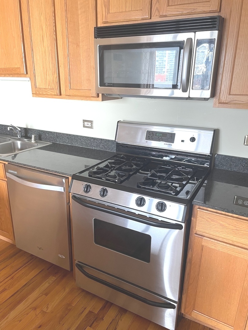 41 E 8th Street 1304