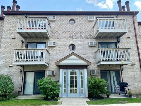 Photo of 442 E OSAGE Lane #3B, Palatine, IL 60067 (MLS # 12488463)