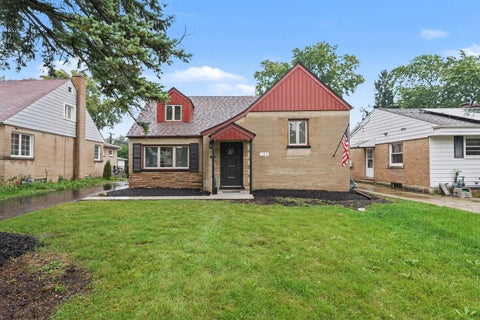 Photo of 107 S Hi Lusi Avenue, Mount Prospect, IL 60056 (MLS # 12774744)