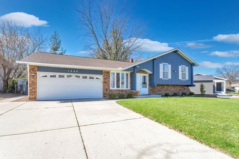 Tiny photo for 1560 Sheffield Drive, Elgin, IL 60123 (MLS # 12614525)