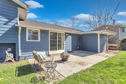 Tiny photo for 1560 Sheffield Drive, Elgin, IL 60123 (MLS # 12614525)