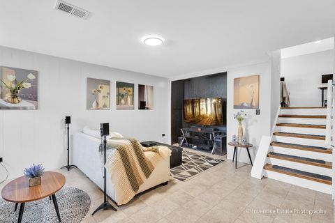 Tiny photo for 1560 Sheffield Drive, Elgin, IL 60123 (MLS # 12614525)