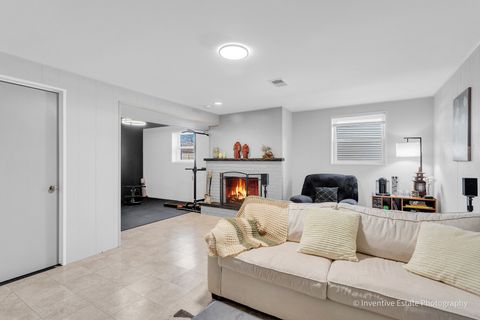 Tiny photo for 1560 Sheffield Drive, Elgin, IL 60123 (MLS # 12614525)