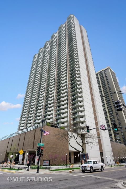 6033 N Sheridan Road 25G Chicago IL 60660