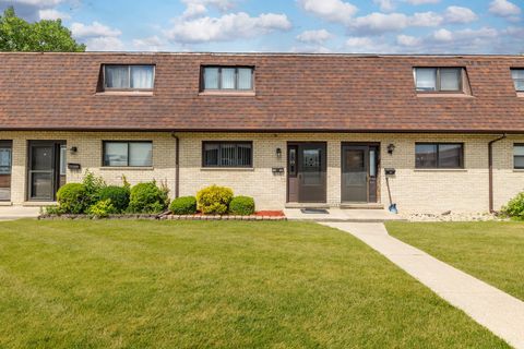Photo of 7546 S Cork Avenue, Justice, IL 60458 (MLS # 12668635)