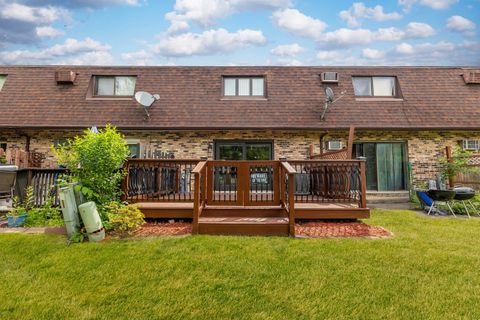 Tiny photo for 7546 S Cork Avenue, Justice, IL 60458 (MLS # 12668635)