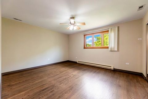 Tiny photo for 7546 S Cork Avenue, Justice, IL 60458 (MLS # 12668635)