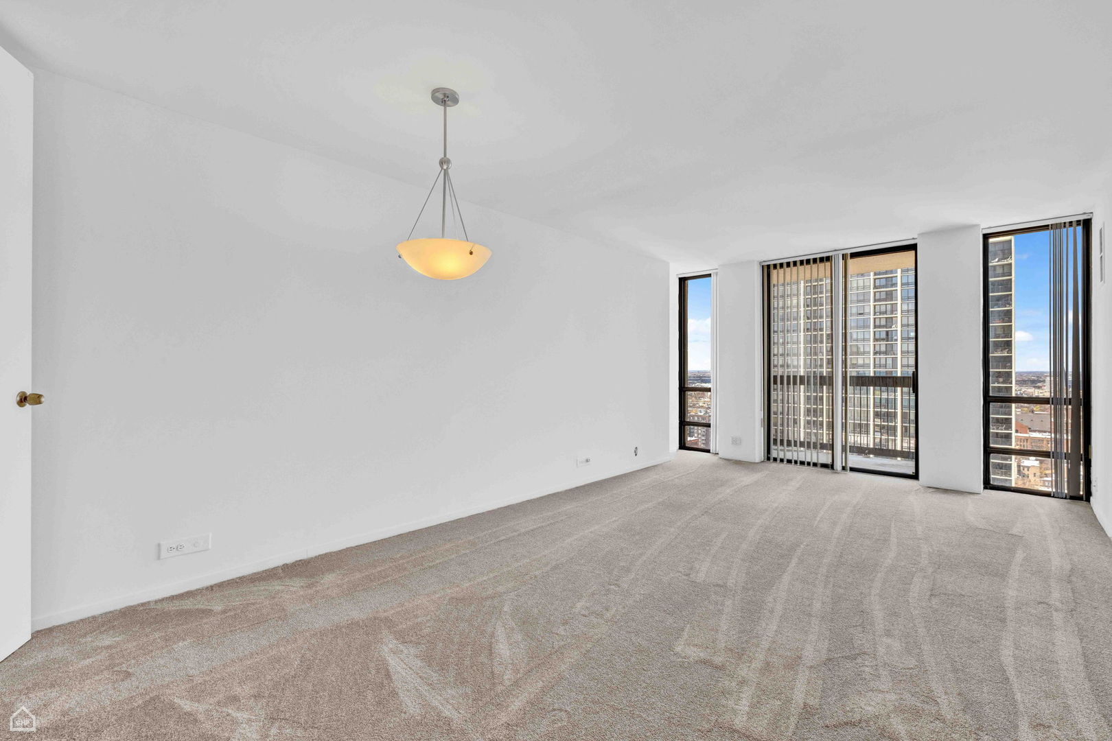 1660 N Lasalle Drive 2506