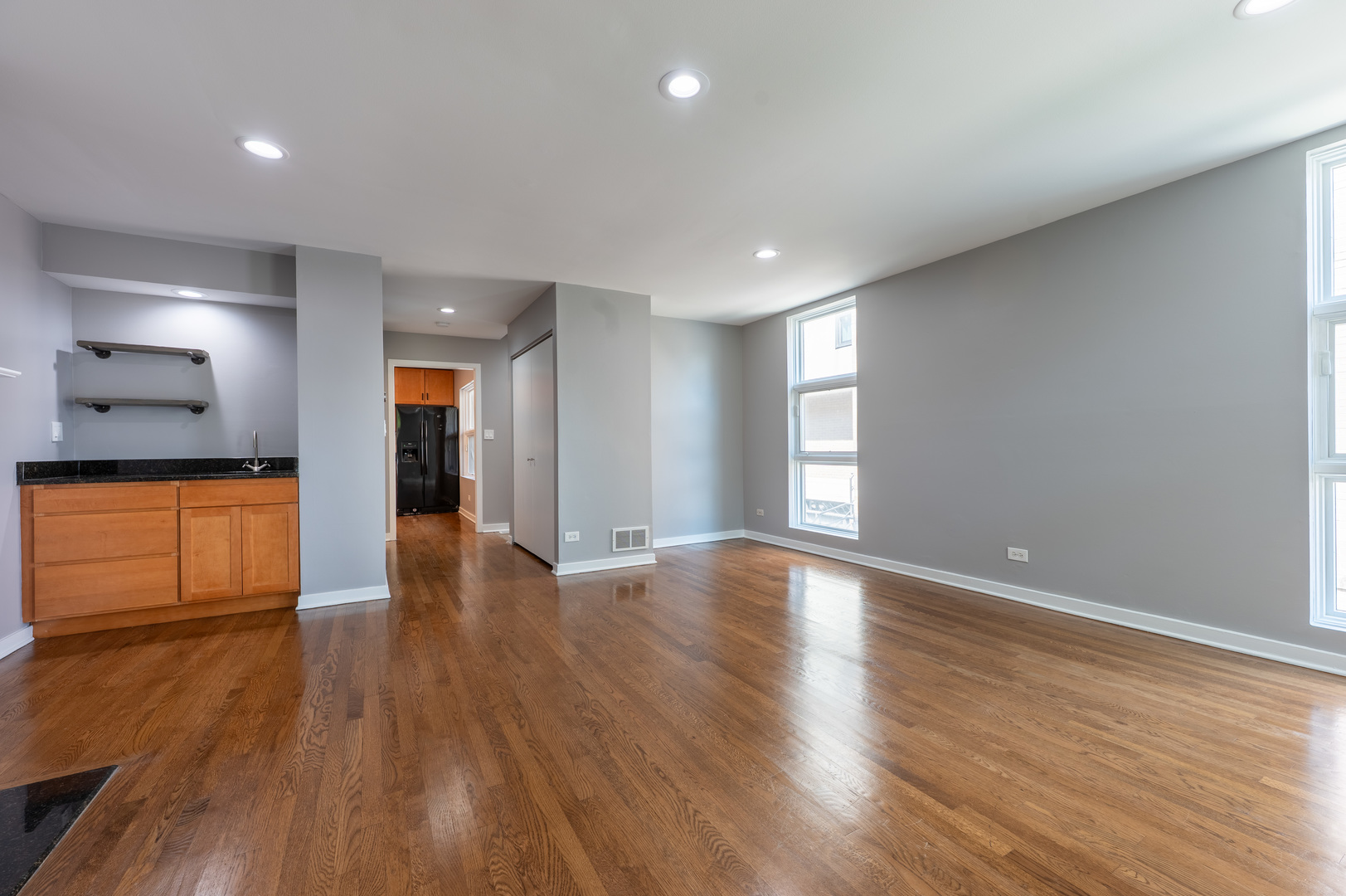 937 W Wrightwood Avenue C