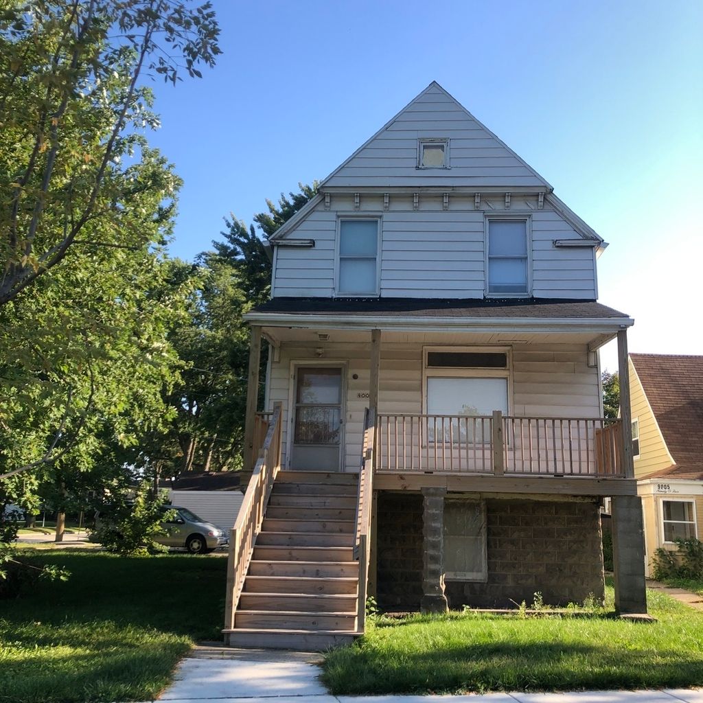 Photo for 9003 Burlington Avenue, Brookfield, IL 60513 (MLS # 12474983)