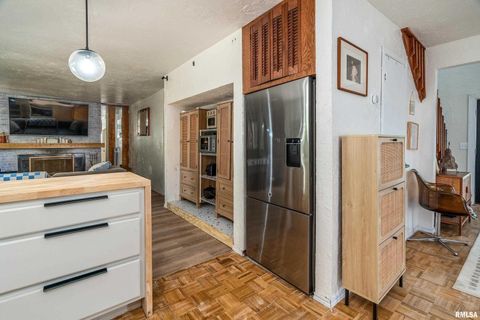 Tiny photo for 183 HERITAGE Road, Carbondale, IL 62903 (MLS # EB459548)