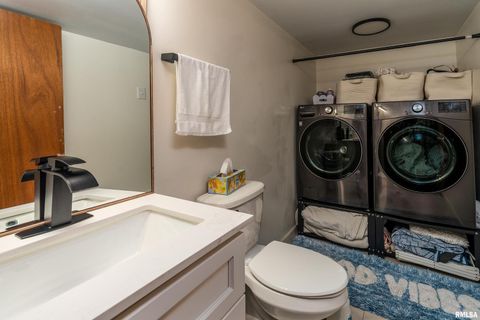 Tiny photo for 183 HERITAGE Road, Carbondale, IL 62903 (MLS # EB459548)