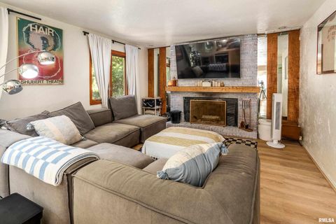 Tiny photo for 183 HERITAGE Road, Carbondale, IL 62903 (MLS # EB459548)