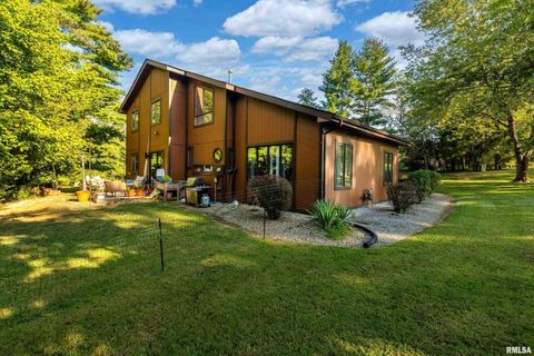 Tiny photo for 183 HERITAGE Road, Carbondale, IL 62903 (MLS # EB459548)