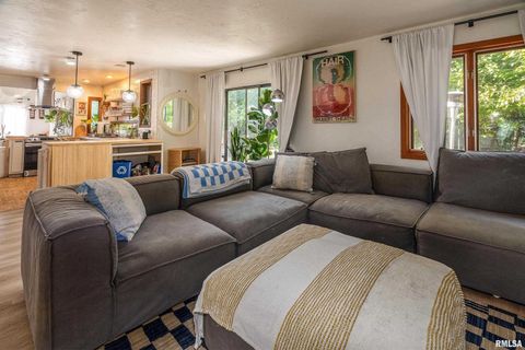 Tiny photo for 183 HERITAGE Road, Carbondale, IL 62903 (MLS # EB459548)