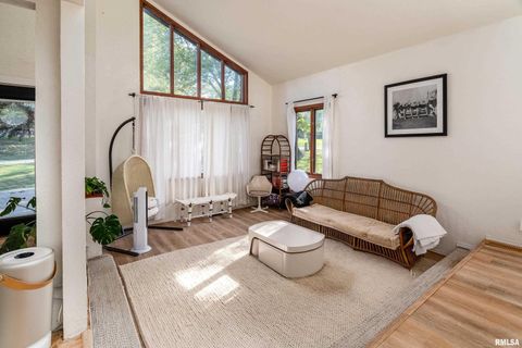 Tiny photo for 183 HERITAGE Road, Carbondale, IL 62903 (MLS # EB459548)