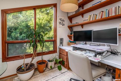 Tiny photo for 183 HERITAGE Road, Carbondale, IL 62903 (MLS # EB459548)