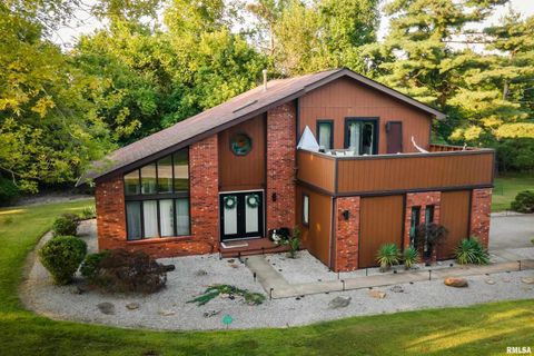 Tiny photo for 183 HERITAGE Road, Carbondale, IL 62903 (MLS # EB459548)