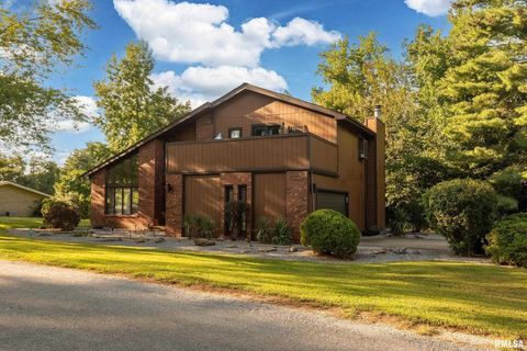 Tiny photo for 183 HERITAGE Road, Carbondale, IL 62903 (MLS # EB459548)