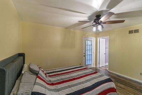 Tiny photo for 115 SE LAMPLIGHTER LOOP Loop SE, Poplar Grove, IL 61065 (MLS # 12493697)