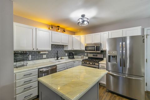 Tiny photo for 115 SE LAMPLIGHTER LOOP Loop SE, Poplar Grove, IL 61065 (MLS # 12493697)