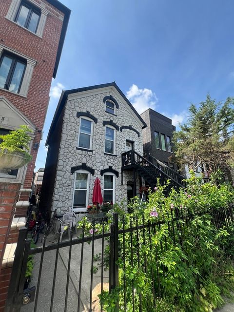 2127 W Huron Street Chicago IL 60612