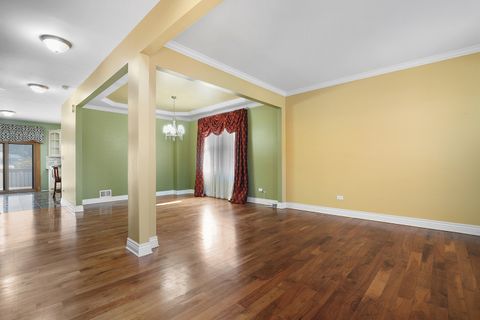 Tiny photo for 9935 Menard Avenue, Oak Lawn, IL 60453 (MLS # 12502297)
