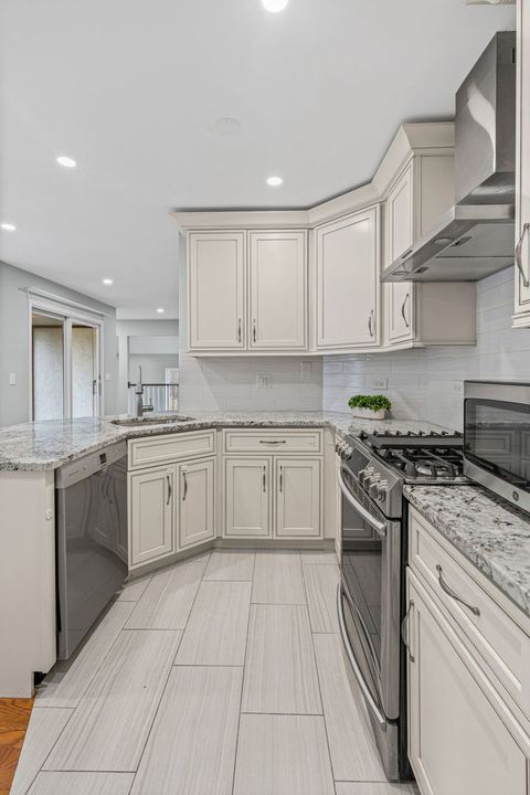 Tiny photo for 1066 Shermer Road #1066, Glenview, IL 60025 (MLS # 12611777)