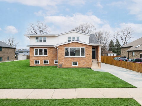 Photo of 8110 Lockwood Avenue, Burbank, IL 60459 (MLS # 12771817)