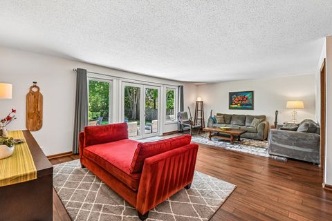 Tiny photo for 815 S Salem Avenue, Arlington Heights, IL 60005 (MLS # 12704039)