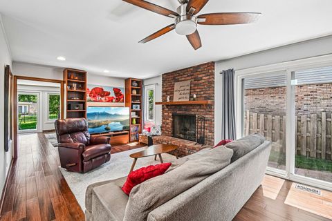 Tiny photo for 815 S Salem Avenue, Arlington Heights, IL 60005 (MLS # 12704039)
