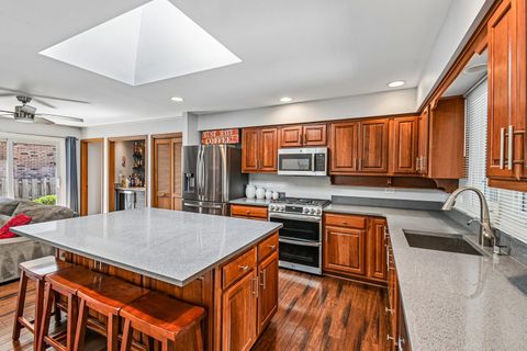 Tiny photo for 815 S Salem Avenue, Arlington Heights, IL 60005 (MLS # 12704039)