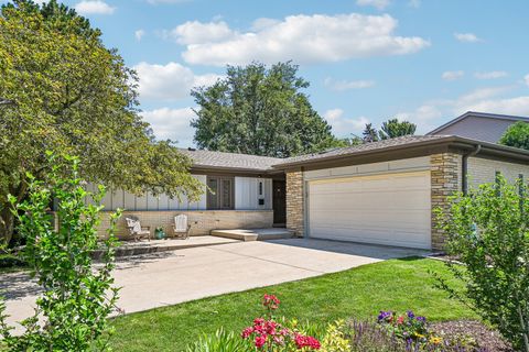 Tiny photo for 815 S Salem Avenue, Arlington Heights, IL 60005 (MLS # 12704039)