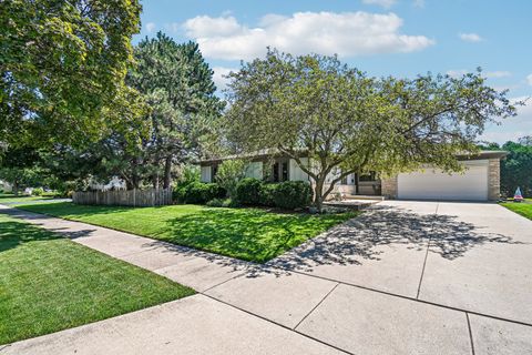 Photo of 815 S Salem Avenue, Arlington Heights, IL 60005 (MLS # 12704039)