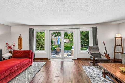 Tiny photo for 815 S Salem Avenue, Arlington Heights, IL 60005 (MLS # 12704039)