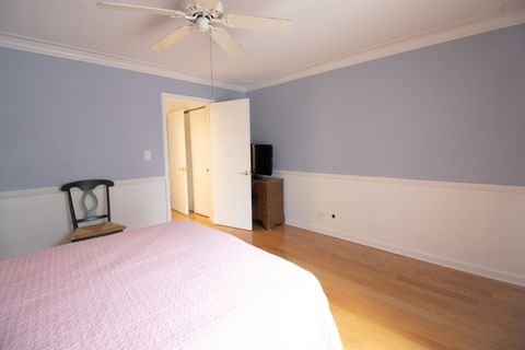 Tiny photo for 120 Carriage Way Drive #202B, Burr Ridge, IL 60527 (MLS # 12616458)