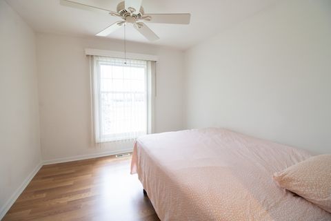 Tiny photo for 120 Carriage Way Drive #202B, Burr Ridge, IL 60527 (MLS # 12616458)