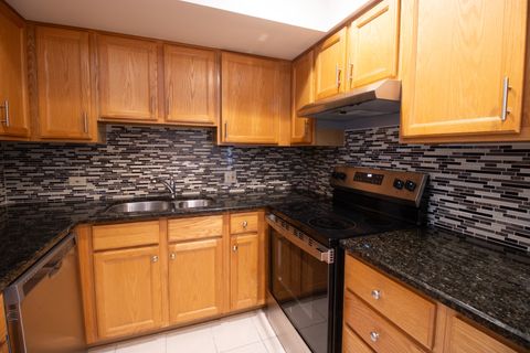 Tiny photo for 120 Carriage Way Drive #202B, Burr Ridge, IL 60527 (MLS # 12616458)