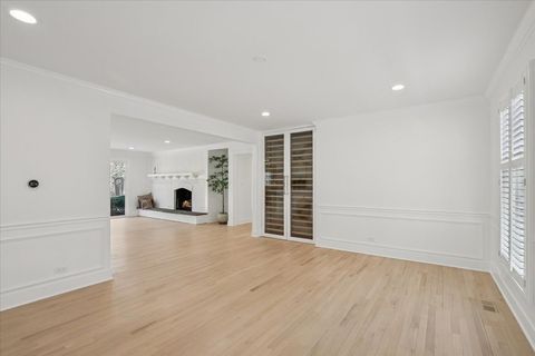 Tiny photo for 45 E Mallard Lane, Lake Forest, IL 60045 (MLS # 12604314)