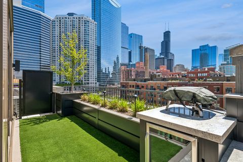 Tiny photo for 333 N JEFFERSON Street #606, Chicago, IL 60661 (MLS # 12645557)