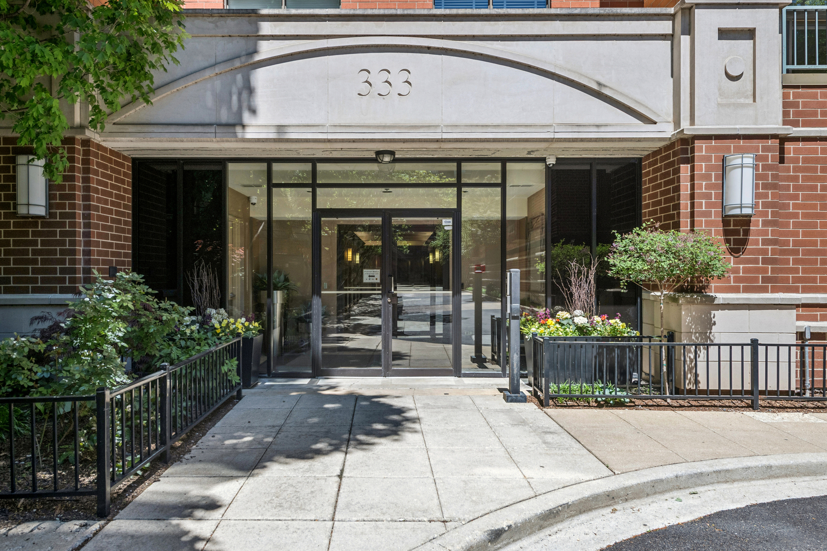 333 N JEFFERSON Street 606