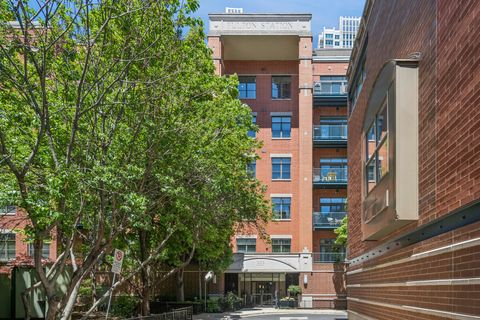 Photo of 333 N JEFFERSON Street #606, Chicago, IL 60661 (MLS # 12645557)
