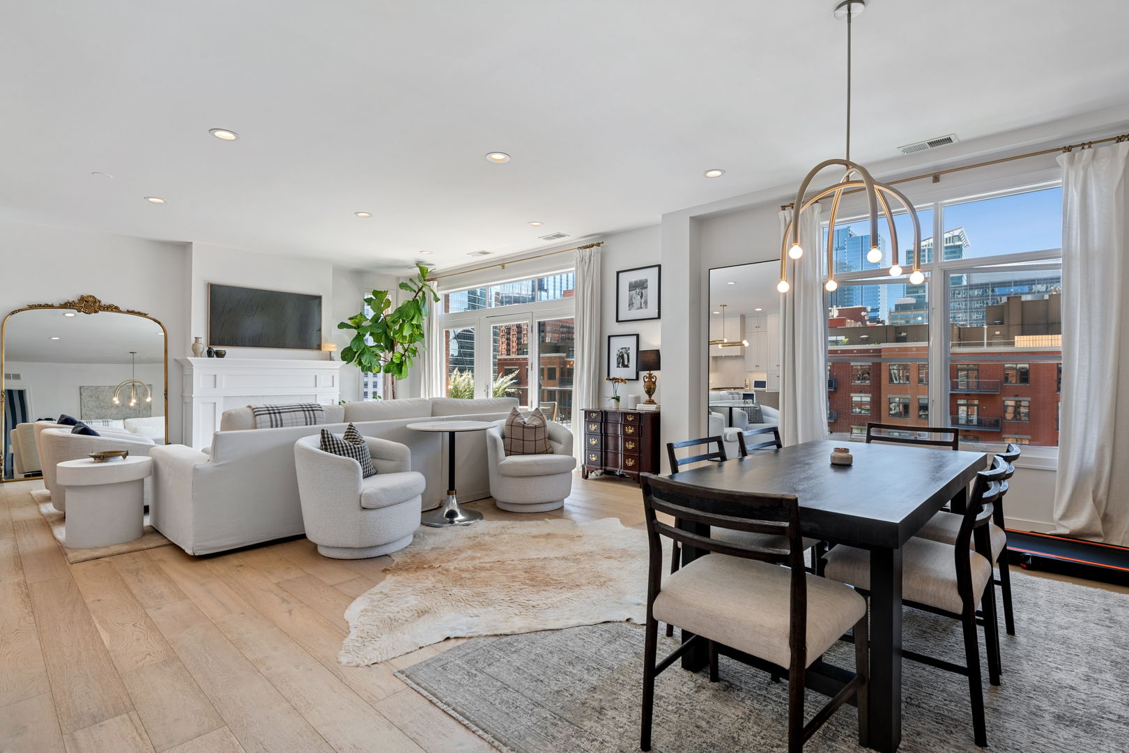 333 N JEFFERSON Street 606