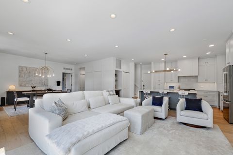 Tiny photo for 333 N JEFFERSON Street #606, Chicago, IL 60661 (MLS # 12645557)