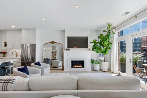 Tiny photo for 333 N JEFFERSON Street #606, Chicago, IL 60661 (MLS # 12645557)