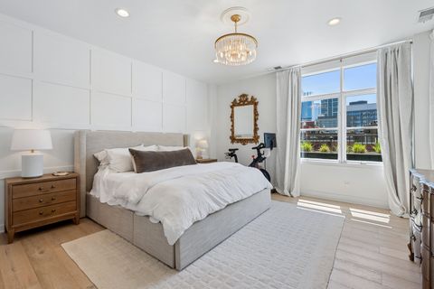 Tiny photo for 333 N JEFFERSON Street #606, Chicago, IL 60661 (MLS # 12645557)